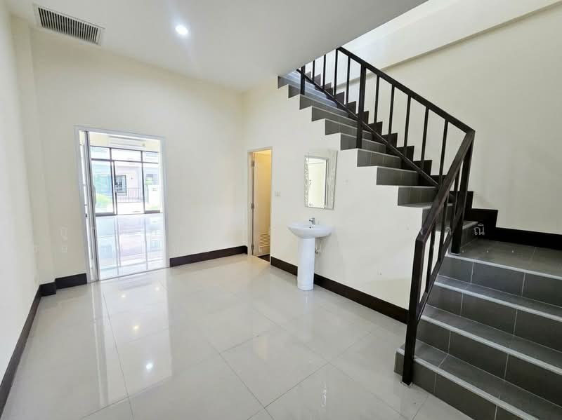 ตึกแถวอาคารพาณิชย์ 3 ชั้น เนินพระระยอง, ระยอง, เนินพระ, เมืองระยอง, ระยอง, 150 ตร.ม., ตึกแถว-อาคารพาณิชย์ ขาย, โดย ถูกตึกแถวอาคารพาณิชย์ 3 ชั้น เนินพระระยอง 23.8 ตร.วา ใช้สอย 150 ตร.ม., 500241512 - DDproperty.com