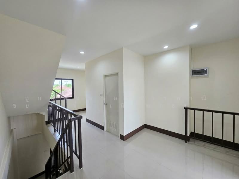 Cheap Sale: 3-Story Commercial Building in Noen Phra, Rayong. 23.8 Sq.Wah,, Rayong, Noen Phra, Muang Rayong, Rayong, , 150 sqm, Shophouse For Sale, by ถูกตึกแถวอาคารพาณิชย์ 3 ชั้น เนินพระระยอง 23.8 ตร.วา ใช้สอย 150 ตร.ม., 500241512 - DDproperty.com