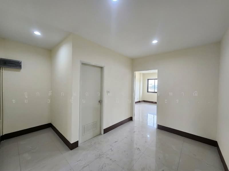 Cheap Sale: 3-Story Commercial Building in Noen Phra, Rayong. 23.8 Sq.Wah,, Rayong, Noen Phra, Muang Rayong, Rayong, , 150 sqm, Shophouse For Sale, by ถูกตึกแถวอาคารพาณิชย์ 3 ชั้น เนินพระระยอง 23.8 ตร.วา ใช้สอย 150 ตร.ม., 500241512 - DDproperty.com