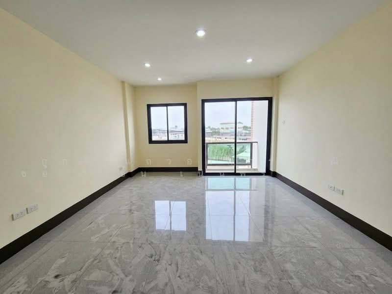 Cheap Sale: 3-Story Commercial Building in Noen Phra, Rayong. 23.8 Sq.Wah,, Rayong, Noen Phra, Muang Rayong, Rayong, , 150 sqm, Shophouse For Sale, by ถูกตึกแถวอาคารพาณิชย์ 3 ชั้น เนินพระระยอง 23.8 ตร.วา ใช้สอย 150 ตร.ม., 500241512 - DDproperty.com