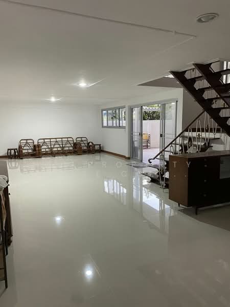 NG318 ให้เช่าบ้านเดี่ยว 2 ชั้น ลาดพร้าว 29 เพียง 200 เมตร ตกแต่งใหม่ จอดรถได้เยอะ, Bangkok, ลาดพร้าว29, Chan Kasem, Chatuchak, Bangkok, 2 Bedrooms, 200 sqm, Single Detached House For Rent, by NTG Property House Co.,Ltd., 500241516 - DDproperty.com