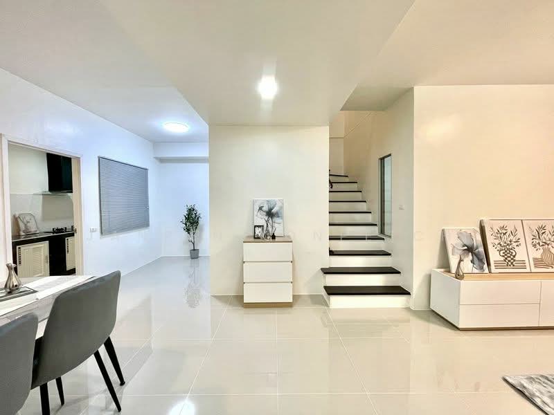 บ้านเครือสหพัฒน์, Chon Buri (Pattaya), Bueng, Si Racha, Chon Buri (Pattaya), 3 Bedrooms, 68 sqm, Semi-Detached House (Twin House) For Sale, by Janpen Konpetch, 500241562 - DDproperty.com