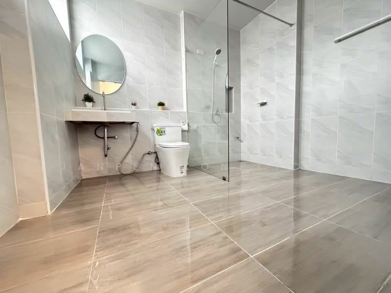 บ้านเดี่ยว มือ1 ตรงข้ามอนามัยบึง (ศรีราชา -ชลบุรี), Chon Buri (Pattaya), Bueng, Si Racha, Chon Buri (Pattaya), 3 Bedrooms, 200 sqm, Single Detached House For Sale, by Janpen Konpetch, 500241570 - DDproperty.com