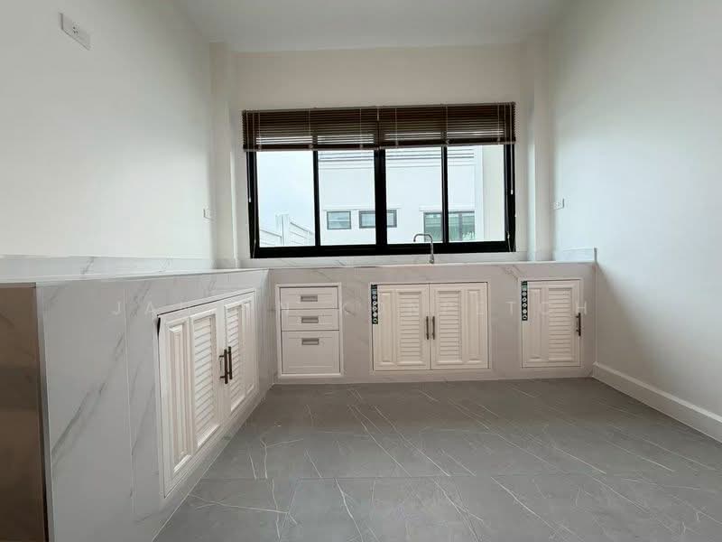 บ้านเดี่ยว มือ1 ตรงข้ามอนามัยบึง (ศรีราชา -ชลบุรี), Chon Buri (Pattaya), Bueng, Si Racha, Chon Buri (Pattaya), 3 Bedrooms, 200 sqm, Single Detached House For Sale, by Janpen Konpetch, 500241570 - DDproperty.com