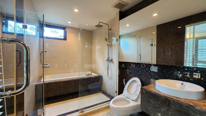 The Address Sukhumvit 61, Bangkok, 22 Soi Sukhumvit 61 Sukhumvit Road, Khlong Tan Nua, Watthana, Bangkok, 2 Bedrooms, 80 sqm, Condo For Rent, by Hathaichanok Saenset, 500241592 - DDproperty.com