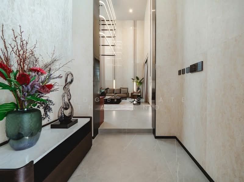 Nirvana Collection Krungthep Kreetha, Bangkok, Soi Srinakarin - Romklao, Saphan Sung, Saphan Sung, Bangkok, 5 Bedrooms, 616 sqm, Single Detached House For Sale, by Attar, 500241598 - DDproperty.com