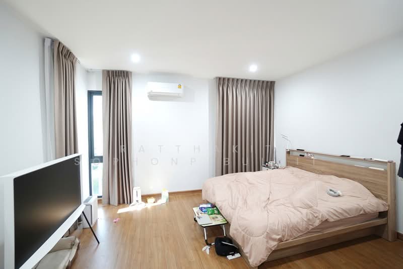 Baan Klang Mueng The Edition Pinklao-Borom 2, Bangkok, Suan Phak Road, Taling Chan, Taling Chan, Bangkok, 4 Bedrooms, 200 sqm, Townhouse For Sale, by Ratthakit Sophonpibulkit, 500241600 - DDproperty.com