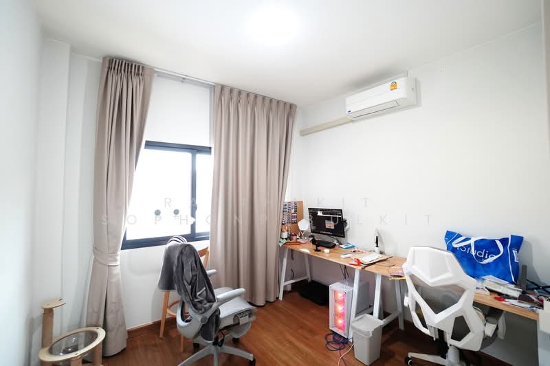 Baan Klang Mueng The Edition Pinklao-Borom 2, Bangkok, Suan Phak Road, Taling Chan, Taling Chan, Bangkok, 4 Bedrooms, 200 sqm, Townhouse For Sale, by Ratthakit Sophonpibulkit, 500241600 - DDproperty.com