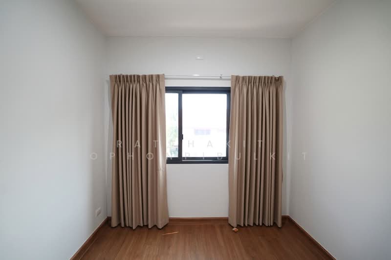 Baan Klang Mueng The Edition Pinklao-Borom 2, Bangkok, Suan Phak Road, Taling Chan, Taling Chan, Bangkok, 4 Bedrooms, 200 sqm, Townhouse For Sale, by Ratthakit Sophonpibulkit, 500241600 - DDproperty.com
