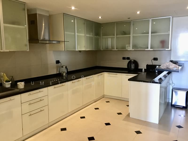 Kallista Mansion, Bangkok, 64 Soi Sukhumvit 11, Khlongtoei Nua, Watthana, Bangkok, 4 Bedrooms, 315 sqm, Condo For Sale, by Orapa Sumetheesirisakul, 500241659 - DDproperty.com