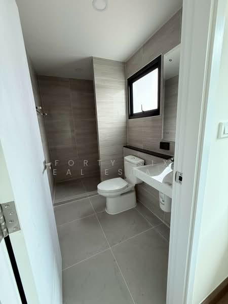 Britania Bangna-Srivaree : บริทาเนีย บางนา-ศรีวารี, สมุทรปราการ, หมู่ที่ 6, ศีรษะจรเข้ใหญ่, บางเสาธง, สมุทรปราการ, 230 ตร.ม., บ้านเดี่ยว ขาย, โดย Forty-Six Real Estate Group, 500241701 - DDproperty.com