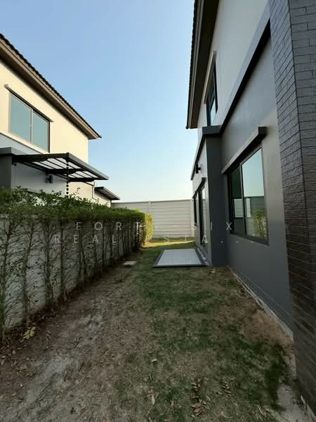 Grand Britania Rama 9-Krungthep Kreetha : แกรนด์ บริทาเนีย พระราม 9-กรุงเทพกรีฑา, Bangkok, ถนนพัฒนาชนบท 3, Khlong Song Ton Nun, Lat Krabang, Bangkok, 4 Bedrooms, 185 sqm, Single Detached House For Sale, by Forty-Six Real Estate Group, 500241716 - DDproperty.com