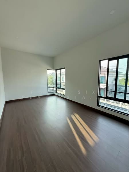 Grand Britania Rama 9-Krungthep Kreetha : แกรนด์ บริทาเนีย พระราม 9-กรุงเทพกรีฑา, กรุงเทพ, ถนนพัฒนาชนบท 3, คลองสองต้นนุ่น, ลาดกระบัง, กรุงเทพ, 185 ตร.ม., บ้านเดี่ยว ขาย, โดย Forty-Six Real Estate Group, 500241716 - DDproperty.com