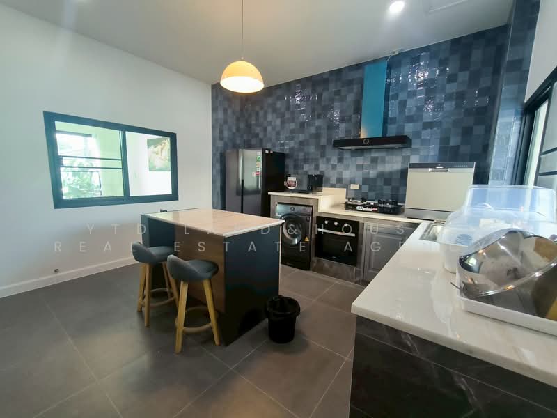 House with pool in Ram 2, Bangkok, Dok Mai, Prawet, Bangkok, 4 Bedrooms, 200 sqm, Single Detached House For Rent, by YTD Land&houses Real Estate Agency, 500241717 - DDproperty.com