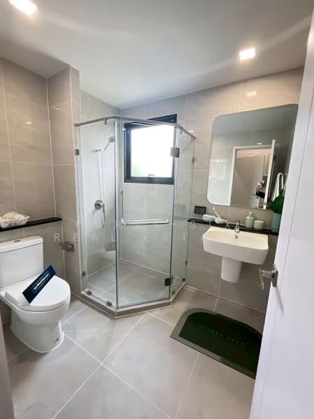 Grand Britania Thawiwatthana, Bangkok, Thawi Watthana, Thawi Watthana, Bangkok, 4 Bedrooms, 240 sqm, Single Detached House For Sale, by Forty-Six Real Estate Group, 500241728 - DDproperty.com