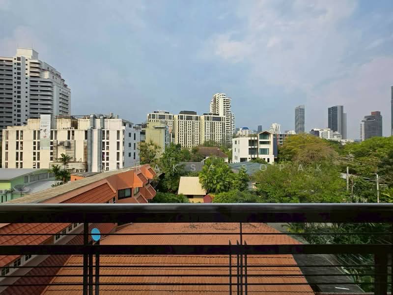 3-BR Townhouse, Bangkok, Khlong Tan Nua, Watthana, Bangkok, 3 Bedrooms, 240 sqm, Townhouse For Rent, by Boonraksa Sopak, 500241750 - DDproperty.com