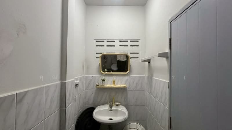 ทาวน์เฮ้าส์ ซอยโกสุมรวมใจ 38 หลังมุม ราคาถูก, Bangkok, โกสุมรวมใจ, Don Mueang, Don Mueang, Bangkok, 2 Bedrooms, 125 sqm, Townhouse For Sale, by คุณ ชัยรัชต์ (กร), 500241754 - DDproperty.com