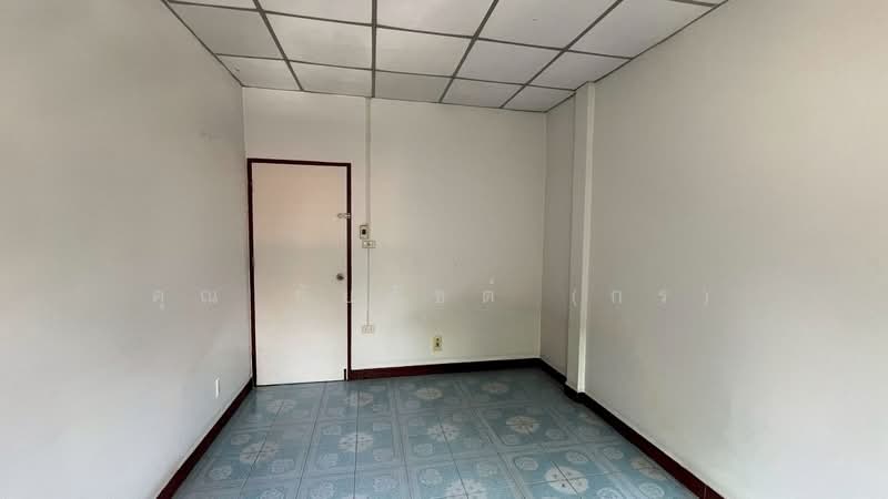 ทาวน์เฮ้าส์ ซอยโกสุมรวมใจ 38 หลังมุม ราคาถูก, Bangkok, โกสุมรวมใจ, Don Mueang, Don Mueang, Bangkok, 2 Bedrooms, 125 sqm, Townhouse For Sale, by คุณ ชัยรัชต์ (กร), 500241754 - DDproperty.com