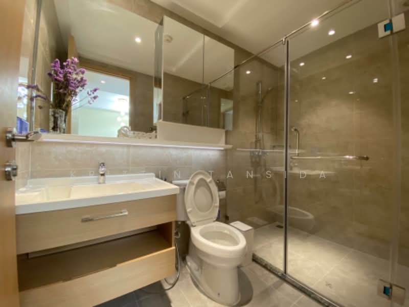 Regal Sathon-Naradhiwas, Bangkok, Naradhiwas Rajanagarindra Road, Thung Maha Mek, Sathon, Bangkok, 1 Bedroom, 35 sqm, Condo For Rent, by Krittin Tansida, 500241831 - DDproperty.com