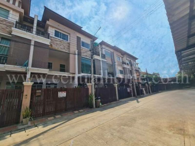 ทาวน์โฮม บ้านนนทรี แกลลอรี่ - พระราม 5 นครอินทร์, Nonthaburi, นครอินทร์, Bang Phai, Muang Nonthaburi, Nonthaburi, 3 Bedrooms, 200 sqm, Townhouse For Sale, by คุณ ลดาวัลย์ ( แก้วตา ), 500241867 - DDproperty.com