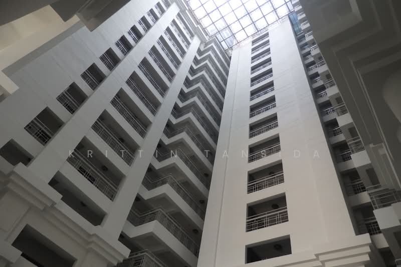 Royal Castle Sukhumvit, Bangkok, 30 Soi Sukhumvit 39, Khlongtoei Nua, Watthana, Bangkok, 3 Bedrooms, 160 sqm, Condo For Rent, by Krittin Tansida, 500241934 - DDproperty.com