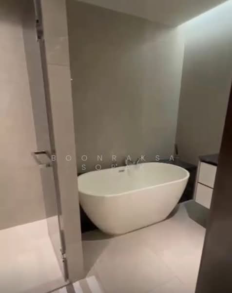 The Reserve 61 Hideaway, Bangkok, 92 Sukhumvit 61, Khlong Tan Nua, Watthana, Bangkok, 1 Bedroom, 57 sqm, Condo For Rent, by Boonraksa Sopak, 500241937 - DDproperty.com