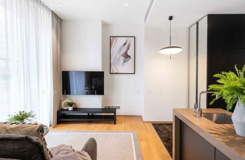 28 Chidlom, Bangkok, 28 Chit Lom Alley, Lumphini, Pathum Wan, Bangkok, 1 Bedroom, 38 sqm, Condo For Rent, by Krittin Tansida, 500241987 - DDproperty.com