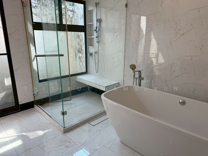 Mantana Kalapapruk-Wongwaen, Bangkok, 379 Kanchanaphisek Road, Lak Song, Bang Khae, Bangkok, 4 Bedrooms, 320 sqm, Single Detached House For Sale, by Thitirut Jamsuvun, 500242003 - DDproperty.com