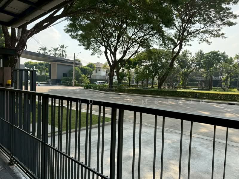 Mantana Kalapapruk-Wongwaen, Bangkok, 379 Kanchanaphisek Road, Lak Song, Bang Khae, Bangkok, 4 Bedrooms, 320 sqm, Single Detached House For Sale, by Thitirut Jamsuvun, 500242003 - DDproperty.com