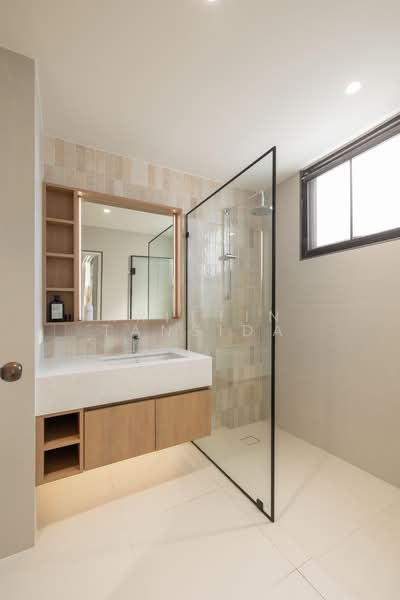 The Habitat Sukhumvit 53, Bangkok, Soi Sukhumvit 53, Khlong Tan Nua, Watthana, Bangkok, 3 Bedrooms, 256 sqm, Condo For Rent, by Krittin Tansida, 500242011 - DDproperty.com