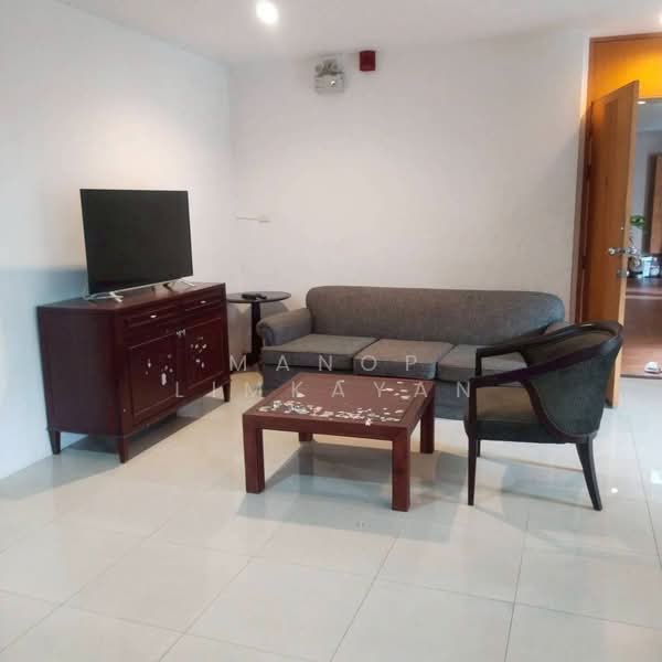 For Rent - Esmeralda Apartments, Bangkok