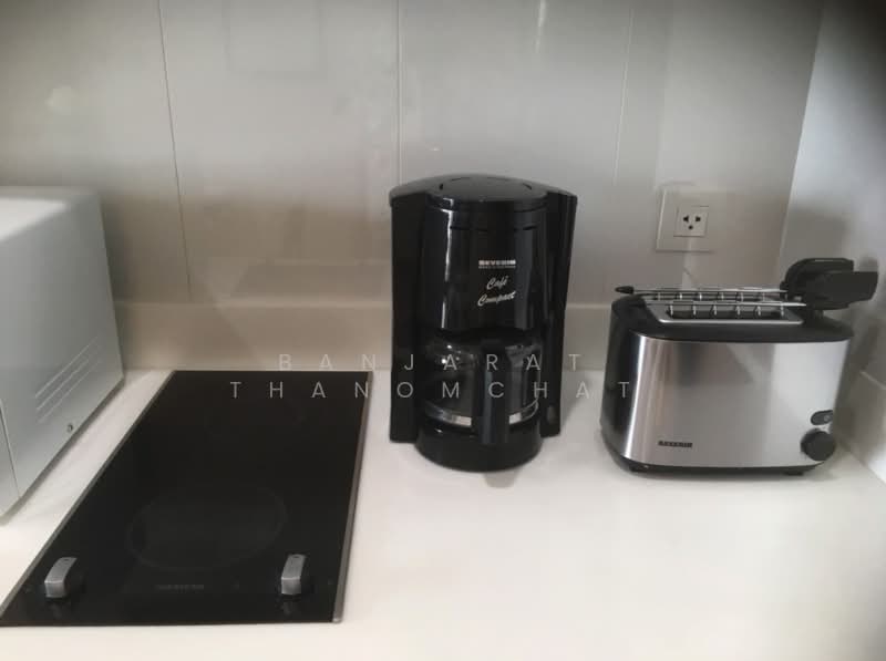 Siri At Sukhumvit, Bangkok, 902 Sukhumvit Road, Phra Kanong, Khlong Toei, Bangkok, 1 Bedroom, 52 sqm, Condo For Rent, by Banjarat Thanomchat, 500242040 - DDproperty.com