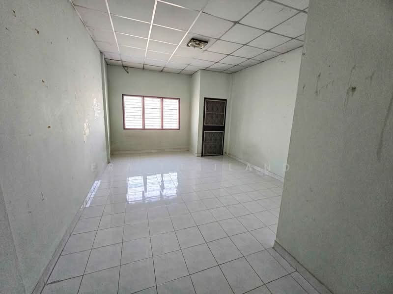 ขายทาวน์เฮ้าส์ 2 ชั้น ทำเลประชาอุทิศ ใกล้วัดจันทร์ตะวันตก, Phitsanulok, Nai Muang, Muang Phitsanulok, Phitsanulok, 2 Bedrooms, 80 sqm, Townhouse For Sale, by ERA Thailand, 500242097 - DDproperty.com