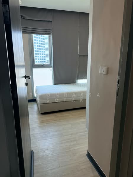 Life Ratchadapisek, Bangkok, 279 Ratchadapisaek Road, Huai Khwang, Huai Khwang, Bangkok, 2 Bedrooms, 56 sqm, Condo For Rent, by Boonraksa Sopak, 500242138 - DDproperty.com