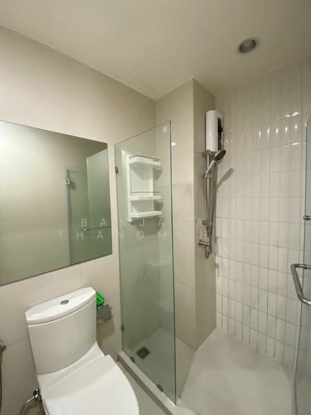 Life Asoke, Bangkok, Asoke-Dindang Road, Bang Kapi, Huai Khwang, Bangkok, 1 Bedroom, 30 sqm, Condo For Rent, by Banjarat Thanomchat, 500242153 - DDproperty.com