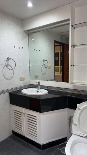 Liberty Park 2, Bangkok, 55 Soi Sukhumvit 11, Khlongtoei Nua, Watthana, Bangkok, 2 Bedrooms, 107 sqm, Condo For Sale, by Orapa Sumetheesirisakul, 500242173 - DDproperty.com