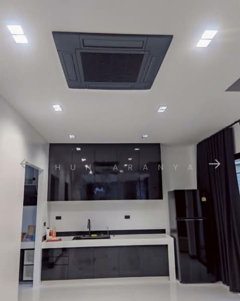 Luxury 3-storey detached house for rent, newly built on private land, beautifully decorated, Town in, Bangkok, Lat Phrao, Lat Phrao, Bangkok, 5 Bedrooms, 310 sqm, Single Detached House For Rent, by Khun Aranya, 500242250 - DDproperty.com