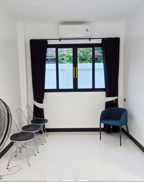 Luxury 3-storey detached house for rent, newly built on private land, beautifully decorated, Town in, Bangkok, Lat Phrao, Lat Phrao, Bangkok, 5 Bedrooms, 310 sqm, Single Detached House For Rent, by Khun Aranya, 500242250 - DDproperty.com