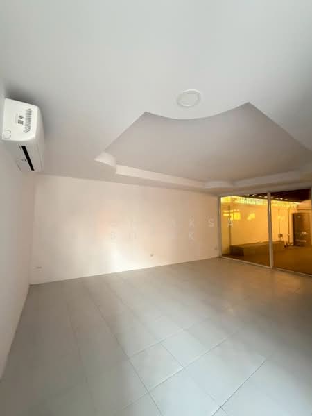 Urban Sathorn, Bangkok, Ratchaphruek Road, Bang Chak, Phasi Charoen, Bangkok, 3 Bedrooms, 300 sqm, Townhouse For Rent, by Boonraksa Sopak, 500242254 - DDproperty.com