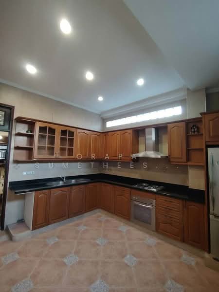 4-BR Townhouse, Bangkok, Wat Tha Pra, Bangkok Yai, Bangkok, 4 Bedrooms, 325 sqm, Townhouse For Sale, by Orapa Sumetheesirisakul, 500242280 - DDproperty.com