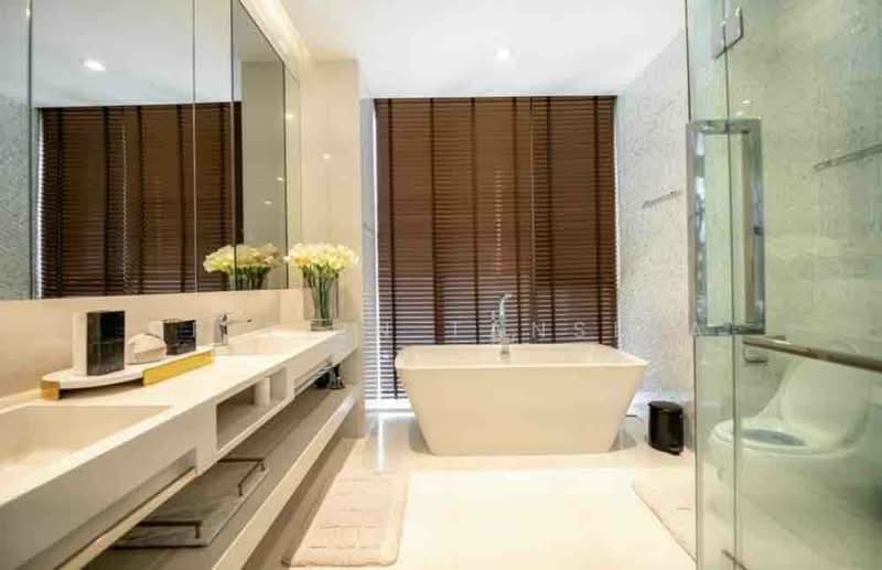 Vittorio 39, Bangkok, 8 Sukhumvit, Khlong Tan Nua, Watthana, Bangkok, 2 Bedrooms, 137 sqm, Condo For Rent, by Krittin Tansida, 500242358 - DDproperty.com