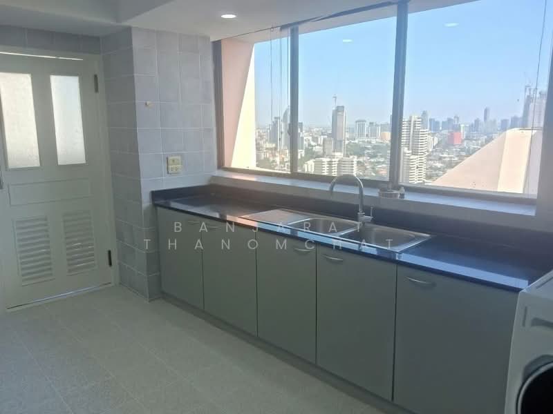 President Park Sukhumvit 24, Bangkok, 99 Sukhumvit 24 Alley, Khlongtoei Nua, Watthana, Bangkok, 3 Bedrooms, 262 sqm, Condo For Rent, by Banjarat Thanomchat, 500242365 - DDproperty.com