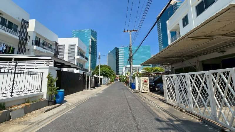 บ้านเดี่ยว ซอยวิภาวดีรังสิต 36 ทำเลทอง รีโนเวทใหม่, Bangkok, วิภาวดีรังสิต, Chatuchak, Chatuchak, Bangkok, 6 Bedrooms, 280 sqm, Single Detached House For Sale, by คุณ ศันสนีย์ (เก๋), 500242380 - DDproperty.com