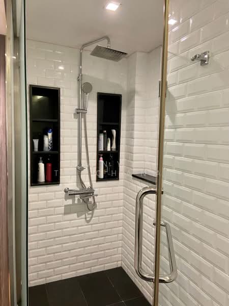 Royal Castle Sukhumvit, Bangkok, 30 Soi Sukhumvit 39, Khlongtoei Nua, Watthana, Bangkok, 3 Bedrooms, 191 sqm, Condo For Sale, by Anya Atarchanai , 500242458 - DDproperty.com