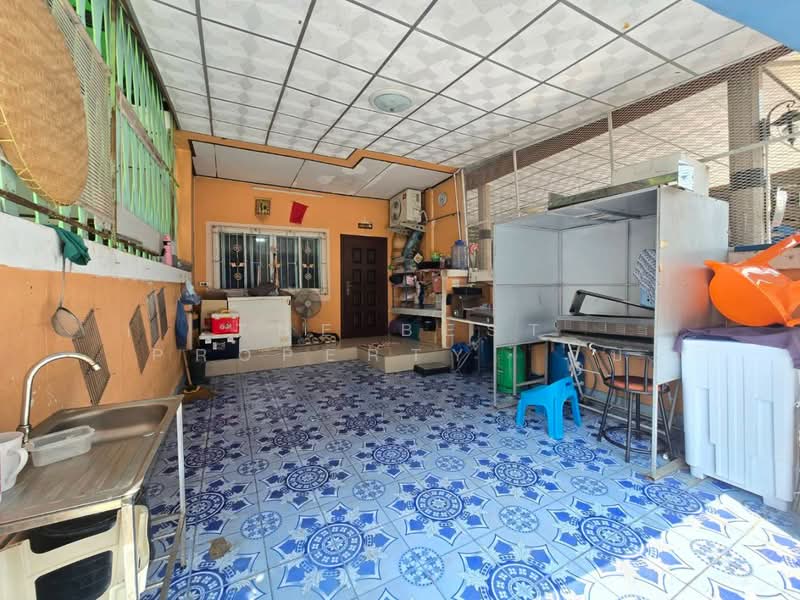 หมู่บ้านจุฑาภัทร ลาดหลุมแก้ว (Baan Juthaphat) ปทุมธานี, Pathum Thani, Khu Khwang, Lat Lum Kaeo, Pathum Thani, 2 Bedrooms, 120 sqm, Townhouse For Sale, by The Best Property  จุ๊บ, 500242548 - DDproperty.com