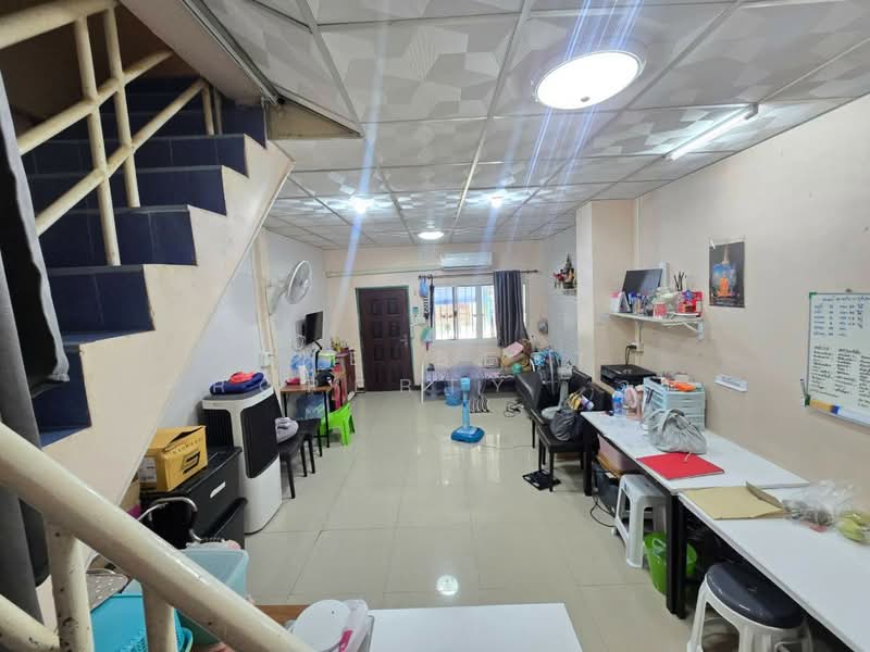 หมู่บ้านจุฑาภัทร ลาดหลุมแก้ว (Baan Juthaphat) ปทุมธานี, Pathum Thani, Khu Khwang, Lat Lum Kaeo, Pathum Thani, 2 Bedrooms, 120 sqm, Townhouse For Sale, by The Best Property  จุ๊บ, 500242548 - DDproperty.com