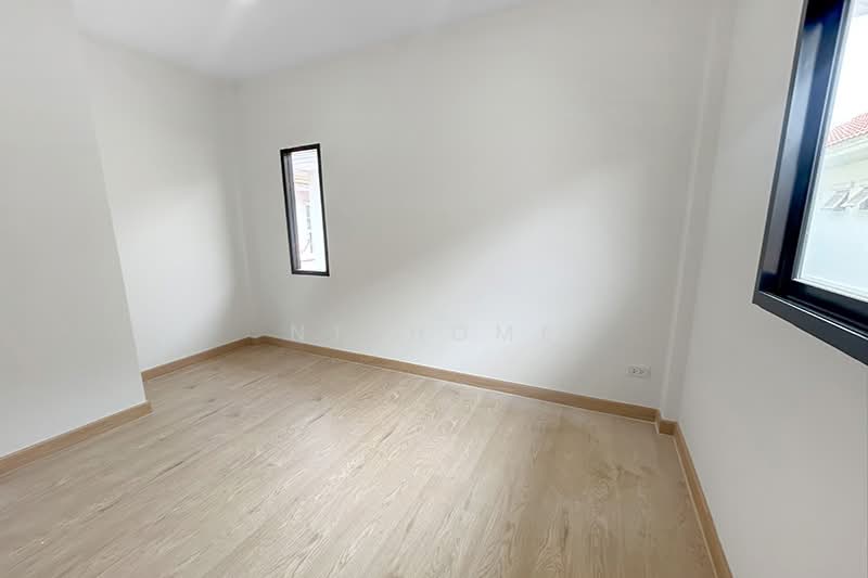 บุรีรมย์ วงแหวน-ปิ่นเกล้า, Nonthaburi, Plai Bang, Bang Kruai, Nonthaburi, 3 Bedrooms, 150 sqm, Semi-Detached House (Twin House) For Sale, by NTBHOME, 500242570 - DDproperty.com