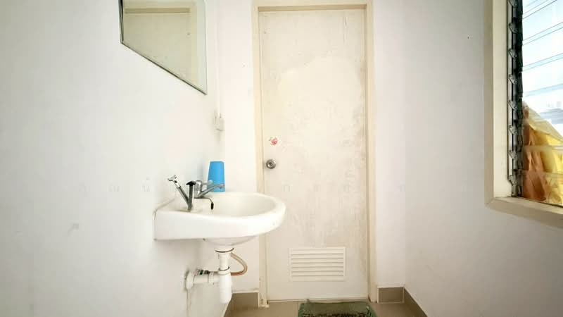 หมู่บ้าน แสงตะวัน บึงน้ำรักษ์, Pathum Thani, รังสิต-นครนายก, Bung Nam Rak, Thanyaburi, Pathum Thani, 2 Bedrooms, 45 sqm, Townhouse For Sale, by คุณน้อง เกรทเทสต์, 500242577 - DDproperty.com