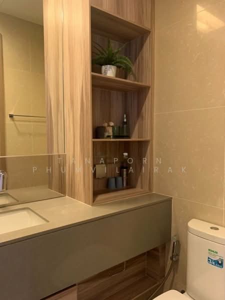 The Esse Asoke, Bangkok, 333 Soi Sukhumvit 21, Sukhumvit Road, Khlongtoei Nua, Watthana, Bangkok, 1 Bedroom, 37 sqm, Condo For Rent, by Tanaporn Phumvilairak, 500242633 - DDproperty.com
