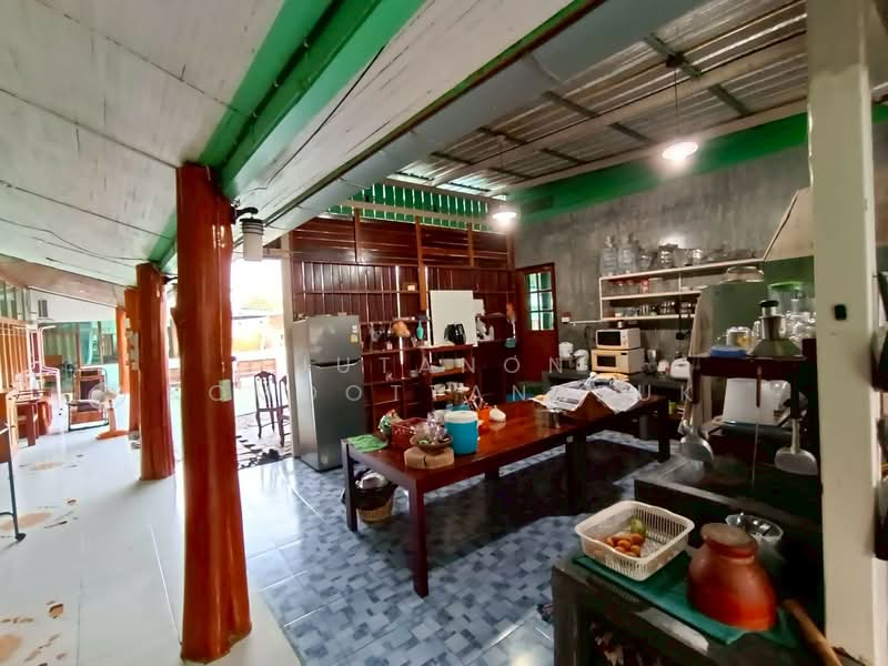 ขาย - ขายบ้านเดี่ยว พร้อมพื้นที่ทำธุรกิจ บรรยากาศร่มรื่น ใกล้แหล่งชุมชน ติดโรงเรียนประจำ ต.ดอนมูล จ.แพร่, แพร่